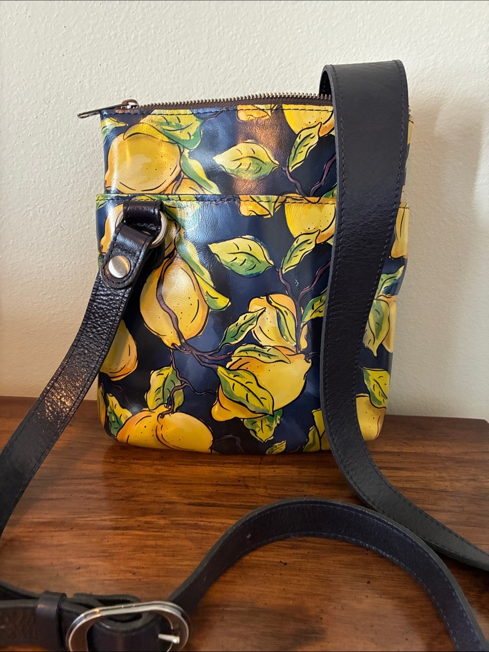 Patricia Nash Lemon Print Navy Crossbody Bag with Black Strap EUC Like New - Picture 14 of 16